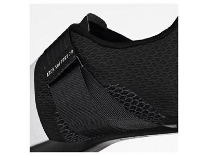 Ajokenka Fizik Stabilita Carbon White-Black DYNAMIC ARCH SUPPORT 2.0 Every useful watt of power generated while cycling is