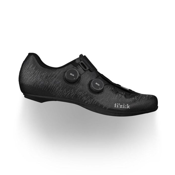Ajokenka Fizik Infinito Knit Carbon 2 musta Properly dimensioned for riders seeking a higher volume fit, VENTO INFINITO KNIT