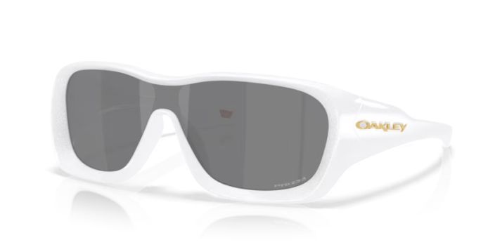 Oakley De La Salle Pearl White Prizm Black De La Salle, part of Oakley®’s Players Collection, is a sunglass made for those