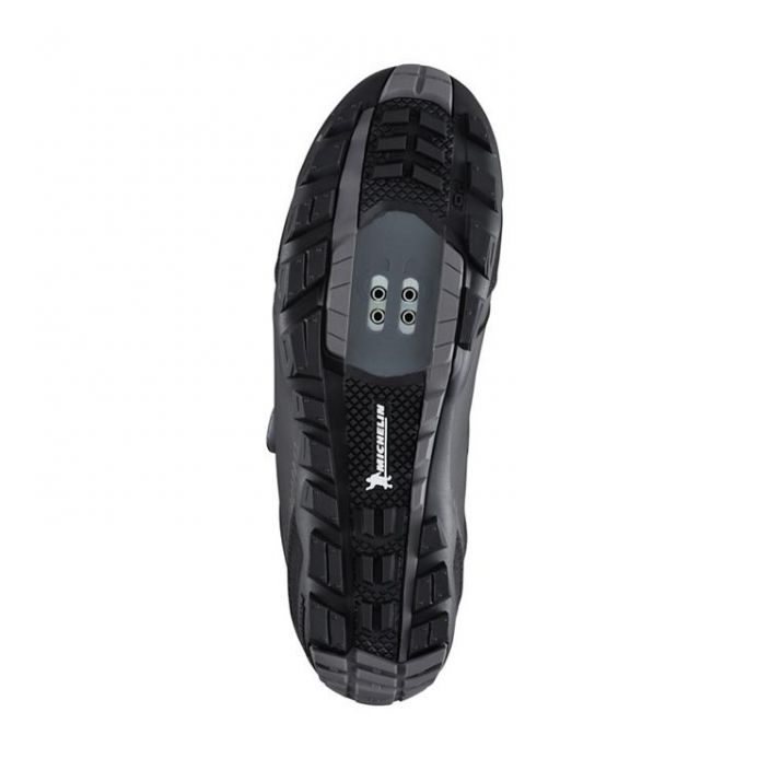 Ajokenka MW701 talvi Tough, insulated, waterproof, and comfortable shoe built for riders without an off-season. FEATURE