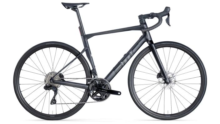 BMC Roadmachine Two 51 MY26 Runko: Roadmachine Carbon with Tuned Compliance Concept Endurance | Fender Mounts | Integrated