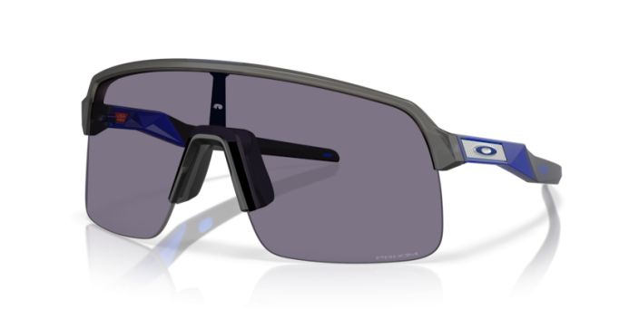 Oakley Sutro Lite Matte Grey Smoke Prizm Grey Connecting the past with the future, the Origins Collection draws inspiration