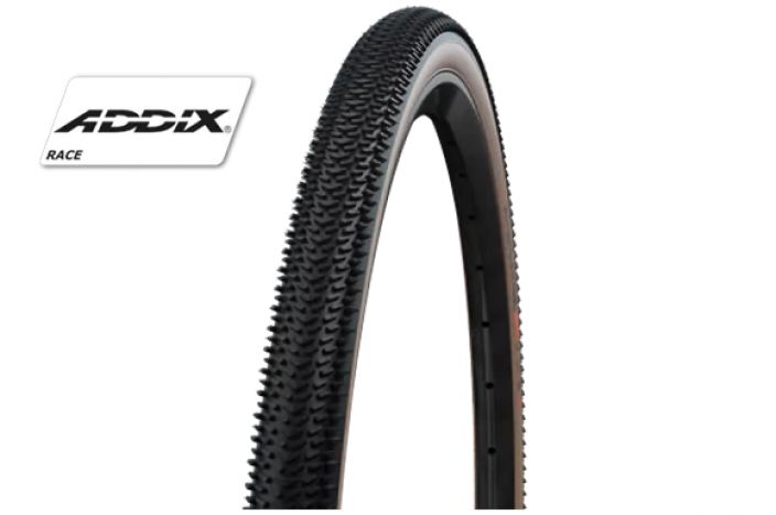 Rengas Schwalbe G-One R 40-622 THE RACE GRAVEL TIRE. The Schwalbe G-One R is made for use on light terrain, gravel roads and