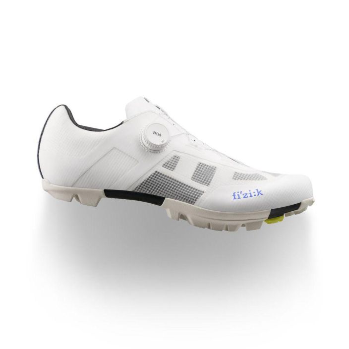 Ajokenka Fizik Vento Proxy White A fast, breathable, off-road racing shoe designed to save weight without sacrificing