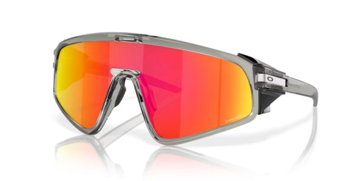 Oakley Latch Panel Latch Panel Grey Ink Prizm Ruby Embrace a fusion of street and sport style with Latch™ Panel. The full