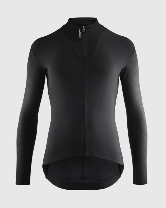 Aluspaita Assos Thermobooster P1 A versatile, packable, and ultrabreathable thermal layer for high-intensity riding, updated