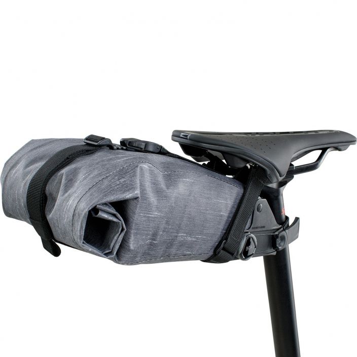 Seat Bag BOA M carbon grey M: 2l, 198g, 10x x 27 x 12cm Adjustable capacity due to roll-top closure Dropper post compatible