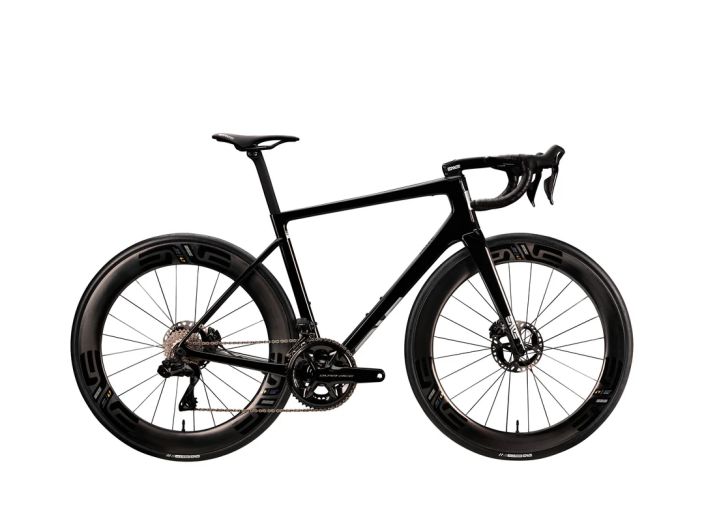 Enve Melee Gloss Black Sram Force E1 56 Runko: Enve Melee Vaihteet: 2x12 Kampisarja: SRAM Power meter Force AXS E1 DUB 35/48