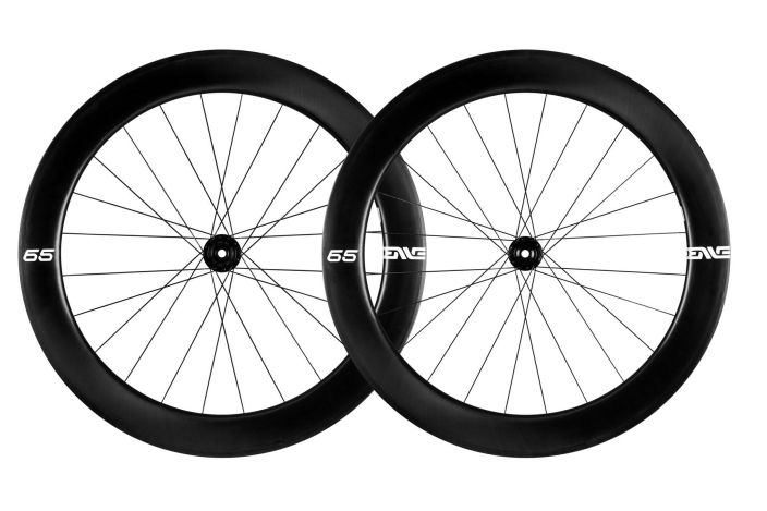 Kiekkopari Enve Founders 65 Shimano Valmistaja: Enve Vanteen materiaali: Hiilikuitu Koko: 622 Korkeus: 45mm Vanteentyyppi: