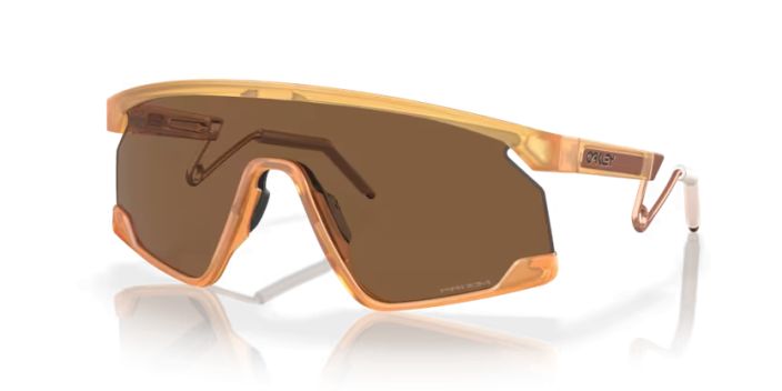 BXTR Metal Matte Trans Light Curry Prizm Bronze BXTR Metal pays homage to Baxter Street, a popular skate spot in Los Angeles