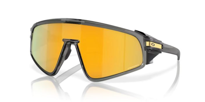 Oakley Latch Panel Grey Smoke Prizm 24k Embrace a fusion of street and sport style with Latch™ Panel. The full rim, shield